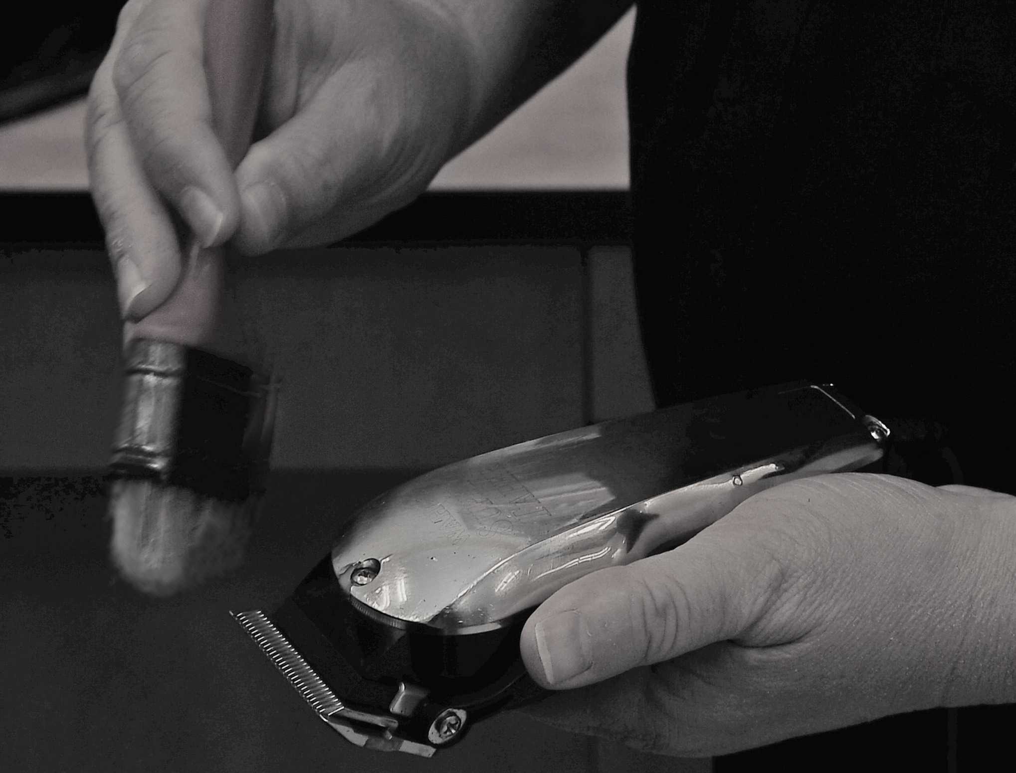 How to Maintain Hair Clippers How to Maintain Hair Clippers